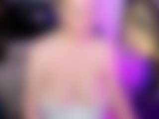 JenniferLight MILF webcam performer live streaming