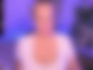 Live cam show with JenniferLight - Curvy Middle Aged on TeamSkeetLive