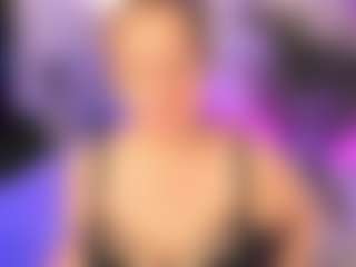 Live cam show with JenniferLight - Body Massage on Camsoda