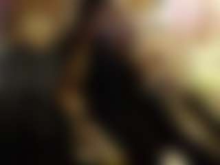Live cam show with Anna - Living Room on friskycurves.com