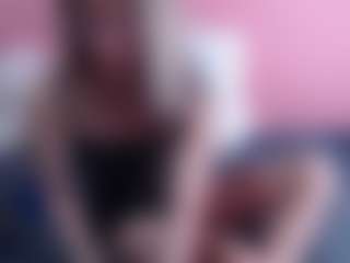 roochelle MILF webcam performer live streaming