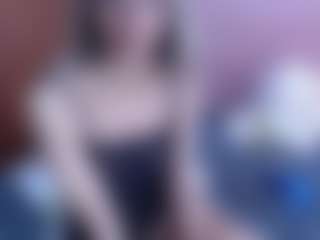 roochelle MILF webcam performer live streaming