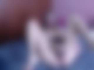 roochelle MILF webcam performer live streaming
