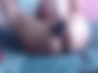 roochelle MILF webcam performer live streaming