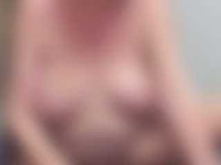 Live cam show with LindaPassionate - Camel Toe on SinfulBabes