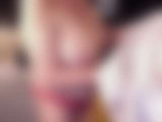 Live cam show with LindaPassionate - Body Massage on madthumbs