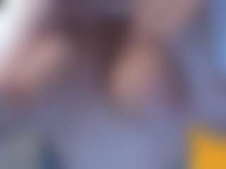 Live cam show with LindaPassionate - Camel Toe on livesuperchat.net