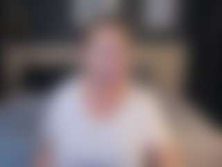Live cam show with LindaPassionate - Striptease Granny on SmokeAndPoke