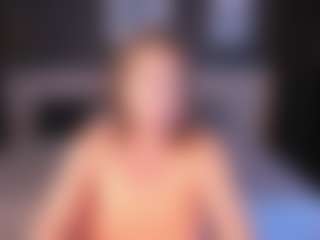 Live cam show with LindaPassionate - Striptease MILF on PervPlay.com