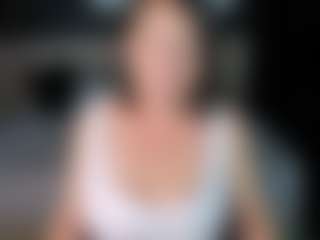 Live cam show with LindaPassionate - Middle Aged on madthumbs