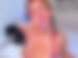 MayeUtica MILF webcam performer live streaming