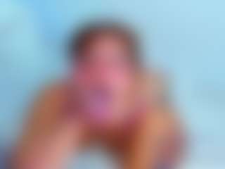 MayeUtica MILF webcam performer live streaming