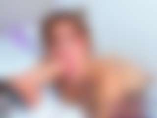 MayeUtica MILF webcam performer live streaming