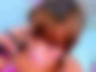 MayeUtica MILF webcam performer live streaming