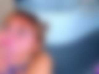 Live cam show with MayeUtica - Granny MILF on Soda Cam