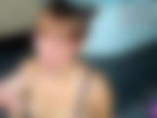 Live cam show with MayeUtica - Granny Big Ass on StripNow