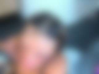 Live cam show with MayeUtica - Granny on dropp.cam