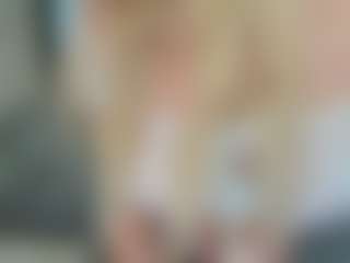 Live cam show with Flexxxybella - Spank Blonde Hair on CamwithHer