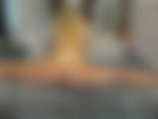 Live cam show with Flexxxybella - Average on livesexfox.com