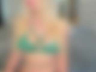 Live cam show with Flexxxybella - Blonde Hair on Camsoda