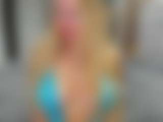 Flexxxybella MILF webcam performer live streaming