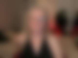 Live cam show with NataliMellow - Striptease Granny on AdultVida.com