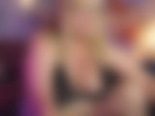 Live cam show with NicoleKind - Living Room on SquirtSoMuch