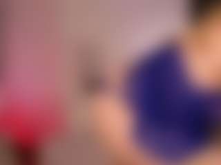 Live cam show with NicoleKind - Living Room on luckytryst.com