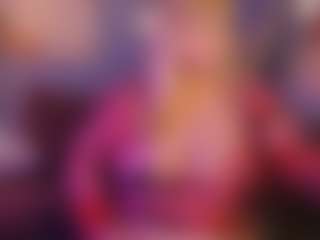 Live cam show with NicoleKind - Granny on TeamSkeetLive