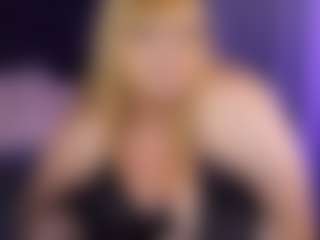 Live cam show with NicoleKind - Granny Lovense on Camming Site
