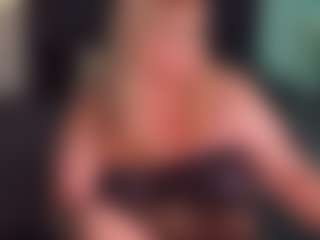 Live cam show with NicoleKind - Granny on Hubzter Live