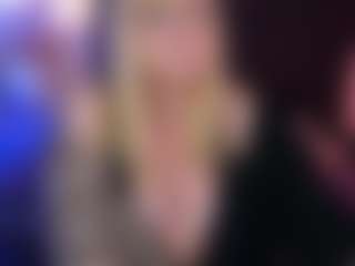 NicoleKind MILF webcam performer live streaming