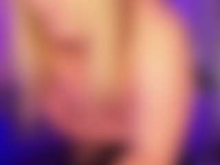 Live cam show with NicoleKind - Amateur Mature on Camsoda
