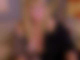 Live cam show with NicoleKind - Blonde Hair MILF on SpankPalCams