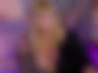 NicoleKind MILF webcam performer live streaming