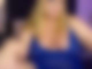 Live cam show with NicoleKind - Middle Aged on SxyPornLive