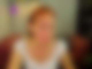 NikaGentle MILF webcam performer live streaming