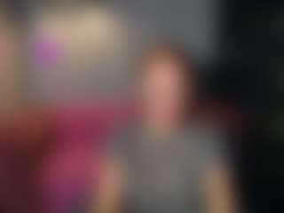NikaGentle MILF webcam performer live streaming