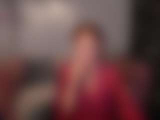 NikaGentle MILF webcam performer live streaming