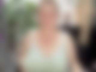 Live cam show with ScarlettSoft - Cute on sexytreat.net