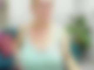 Live cam show with ScarlettSoft - Granny MILF on liverealitysex.com