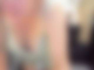 Live cam show with ScarlettSoft - Granny Dildo on Dolls Live