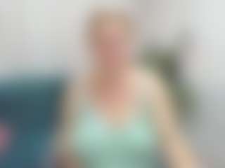 Live cam show with ScarlettSoft - Granny on Uber Horny