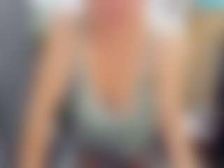 Live cam show with ScarlettSoft - Granny on Dolls Live