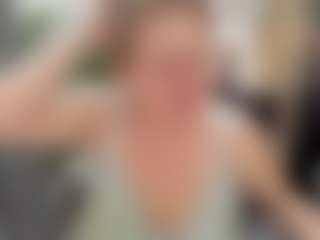 Live cam show with ScarlettSoft - Granny MILF on dropp.cam