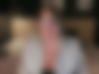 Shannonshine MILF webcam performer live streaming