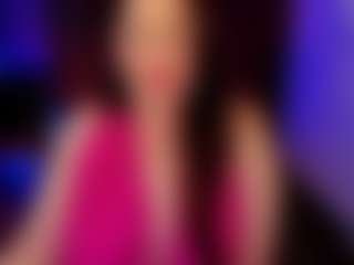 Live cam show with Cee - Hazel Eyes on Milfs Live