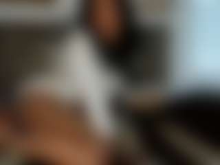 Live cam show with Nicole XOXO - Black Petite on Gym Cam Girls