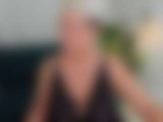 Live cam show with KathySunn - Blonde Hair Middle Aged on Camsoda