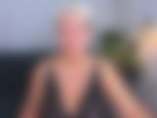 Live cam show with KathySunn - Granny Big Tits on xplaylive.com